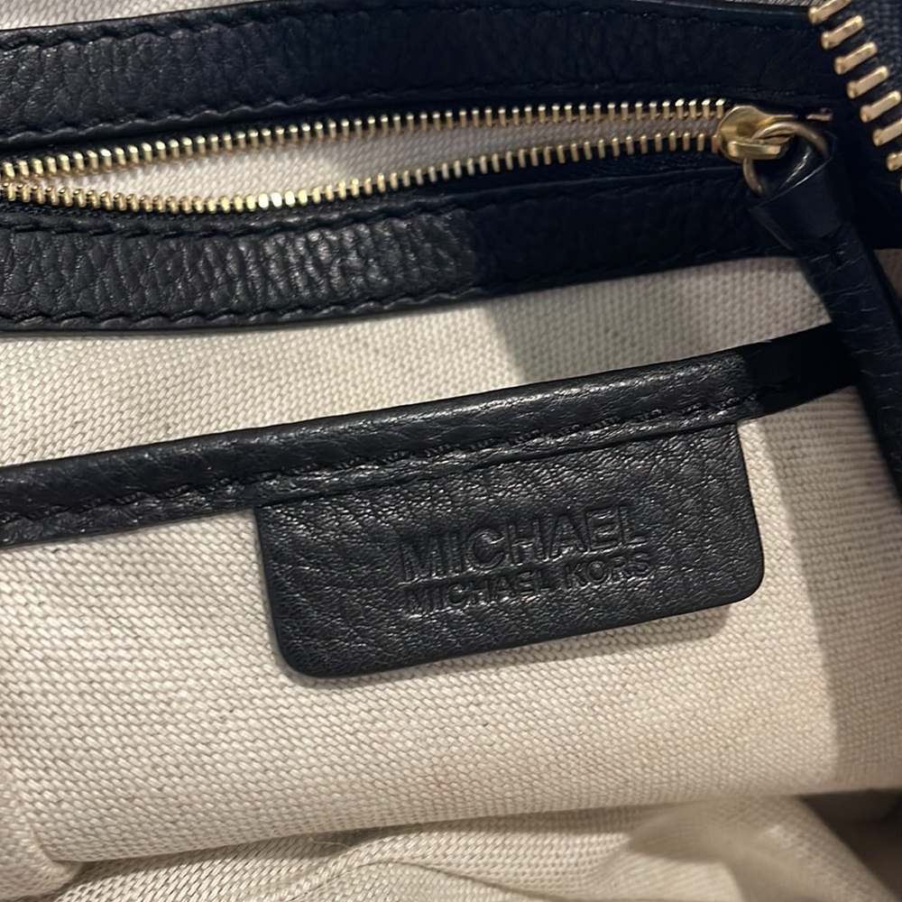 MICHAEL KORS Astor II Large Shoulder Satchel - Picture 9 of 12